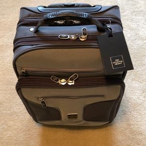 NEW Never used! SHARPER IMAGE business traveler